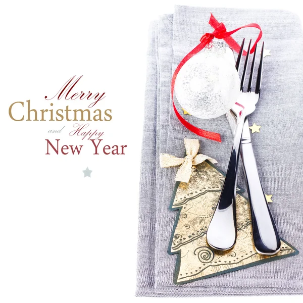 Tarjeta de Navidad con ajuste de mesa festiva y decoraciones de Navidad — Foto de Stock