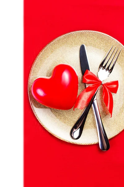 Día de San Valentín fondo con corazones en un plato de oro — Foto de Stock