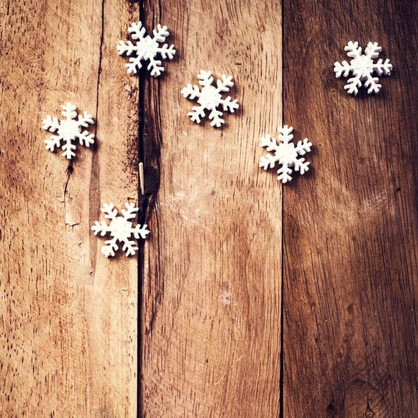 Jul bakgrund med festliga dekorationer och snöflingor — Stockfoto