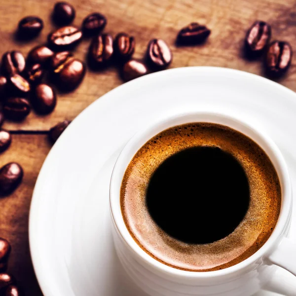 Xícara de café com pires brancos — Fotografia de Stock