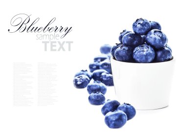 Bir kasede yaban mersini