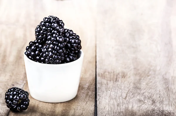 甜美新鲜的黑莓 — 图库照片
