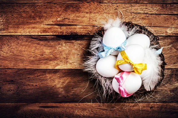 Nido de Pascua con huevos —  Fotos de Stock