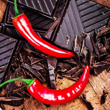 kırmızı biber kıyılmış çikolata