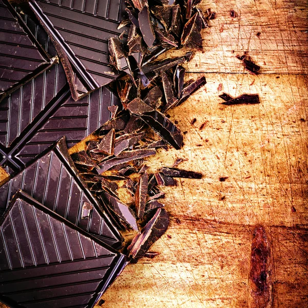 Barra de chocolate picado —  Fotos de Stock