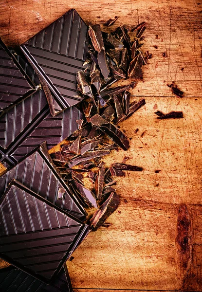Barra de chocolate picado —  Fotos de Stock