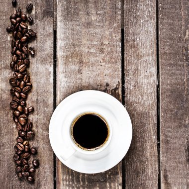 Espresso kahve Kupası ve kavrulmuş kahve çekirdeği