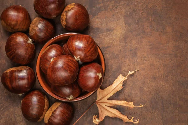 Castagne Una Vecchia Lavagna Con Spazio Copiare Autunno Vena Ippocastani — Foto Stock