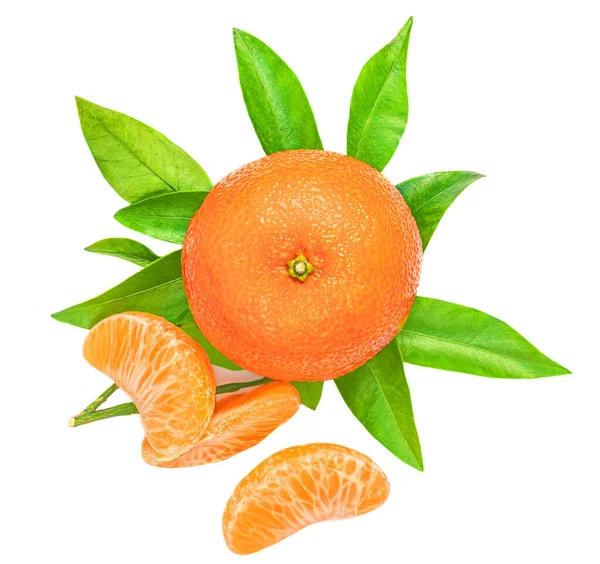 Mandarijn Clementine Sinaasappelen Fruit Met Groene Bladeren Geïsoleerd Witte Achtergrond — Stockfoto