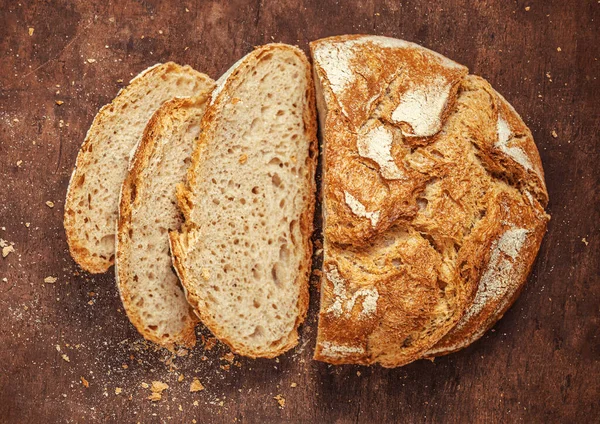 Koyu Ahşap Arka Planda Ekmek Pastane Geleneksel Kırsal Gıda Konsepti — Stok fotoğraf