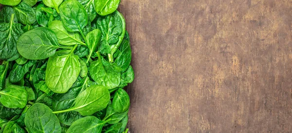 Spinach Leaves Wooden Table Fresh Spinach Closeup Top View Copy — Stock Photo, Image