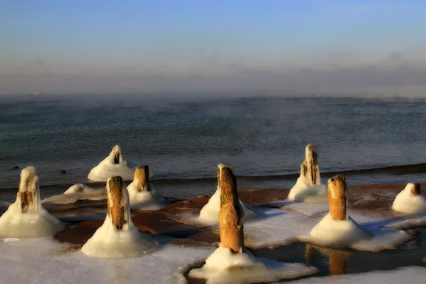 Ледяные столбы — стоковое фото