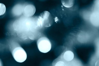 Bulanık ışıklar mavi arka plan. Yumuşak ışık ile soyut bokeh. Moda rengi