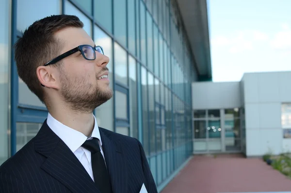 Young businessman outdoors — Stock Photo, Image