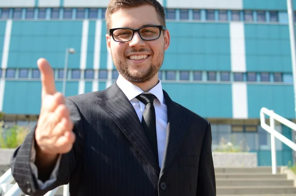 Young businessman outdoors — Stock Photo, Image