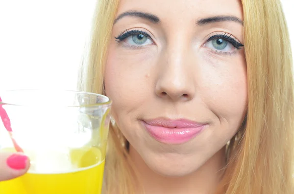 Mujer bebiendo jugo de naranja —  Fotos de Stock