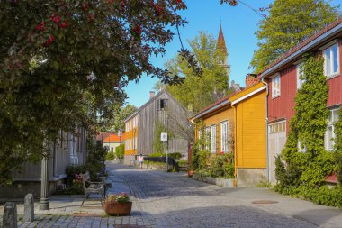 Bakklandet Caddesi, Norveç 'in Trondheim kentindeki popüler turistik bölge. 