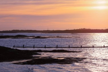 Norveç adasında gece yarısı güneşi Smoela