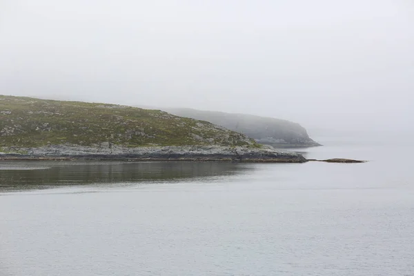 Ομίχλη Στο Edoeyfjord Που Βρίσκεται Στο Κεντρικό Τμήμα Της Νορβηγίας — Φωτογραφία Αρχείου