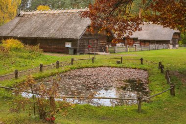 Riga Letonya 10 / 13 / 2021 Sonbaharı Rigas Etnoğrafya Müzesinde