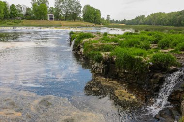 Venta Şelalesi, Venta Nehri üzerinde Avrupa 'nın en geniş şelalesidir.