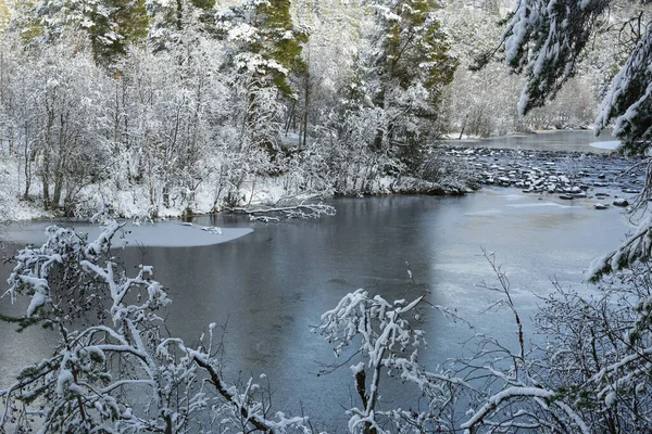 Primeira Neve Rio Inna Localizado Innerdalen Innset Noruega — Fotografia de Stock