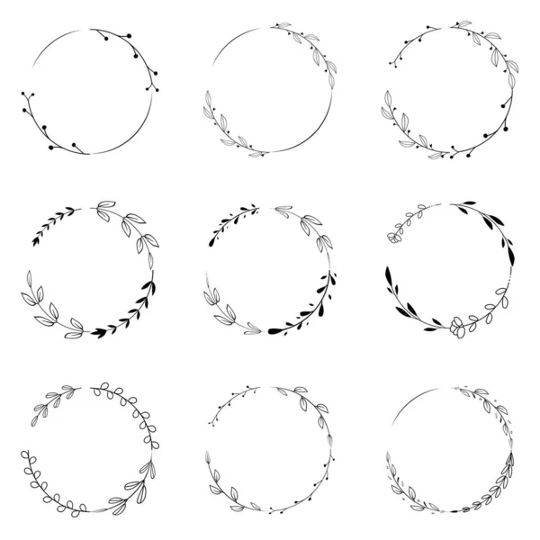 Çiçek çerçeveli çelenk düğün davetiyesini ve daha fazlasını ayarla.