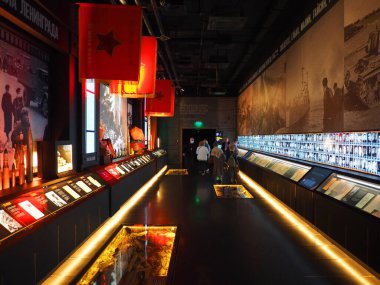 Müze, Hafıza Yolu 'dur. 1418 adım. İkinci Dünya Savaşı Müzesi