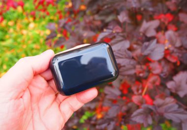 Film izlemek için bir projektör. Film izlemek için bir ev ya da ofis projektörü.