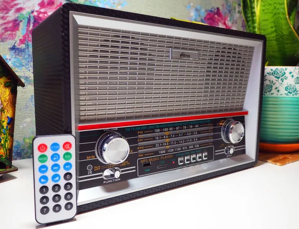 Een Radio Ontvanger Voor Het Ontvangen Van Radiostations — Stockfoto