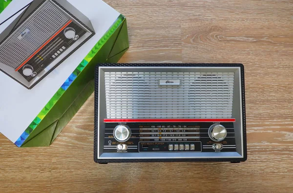 Een Radio Ontvanger Voor Het Ontvangen Van Radiostations — Stockfoto