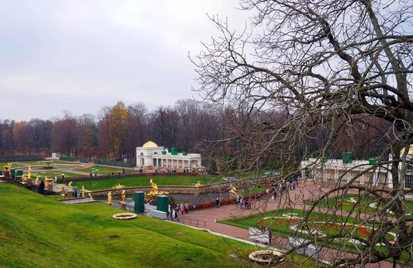 Peterhof Park Petersburg Park Mit Springbrunnen Ufer Des Finnischen Meerbusens — Stockfoto