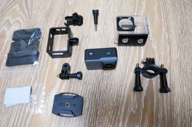 Doğayı ve nesneleri çekmek için aksiyon kamerası. Nesneleri vurmak için küçük kamera.