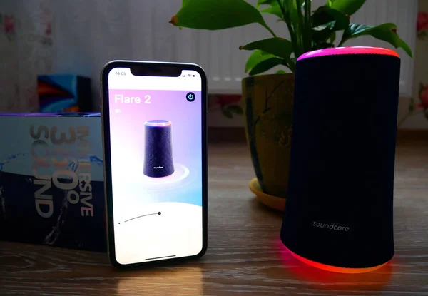 Altavoz Portátil Para Escuchar Música Una Columna Sonido Interior Del — Foto de Stock