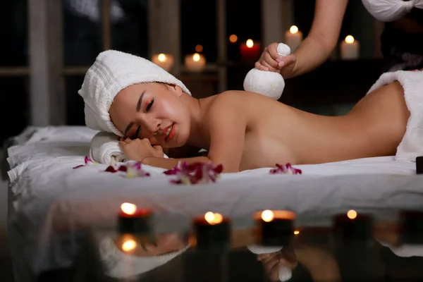 Beautiful Young Asia Woman Feel Happy Relaxing Getting Traditonal Spa — Stock Photo, Image