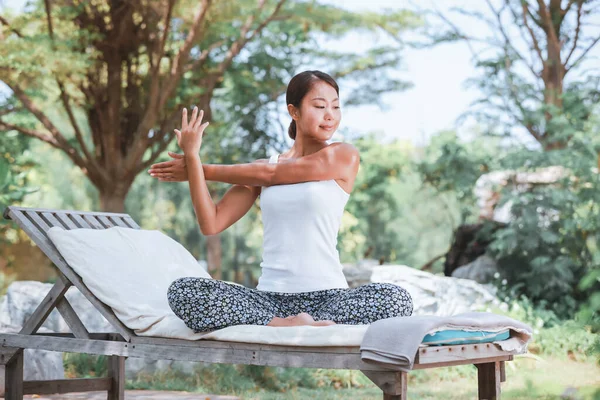 Utomhus Yogic Therapy Yoga Therapy Praktik Integration Sinne Och Kropp — Stockfoto