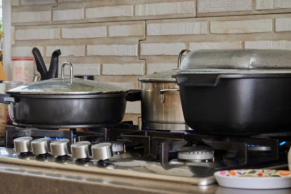 Preparing Food Frying Pan Casseroles Gas Stove Kitchen Home Cooking — Stock Photo, Image