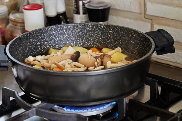 Carrots Mushrooms Potatoes Fried Pan Gas Stove Make Fish Stew — Fotografia de Stock