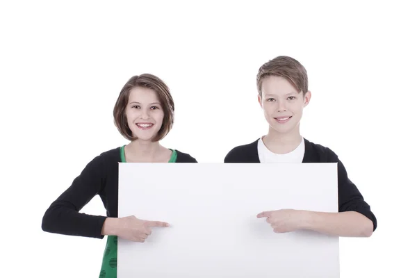 Portret van een jongen en een meisje met een witte plakkaat — Stockfoto