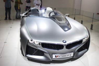 BMW bağlı sürücü vizyon Önden Görünüm