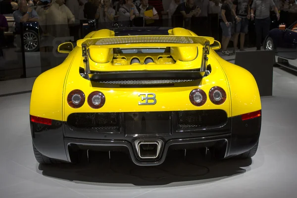 Bugatti żółte powrót Zobacz — Zdjęcie stockowe
