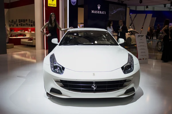 Белый Ferrari — стоковое фото