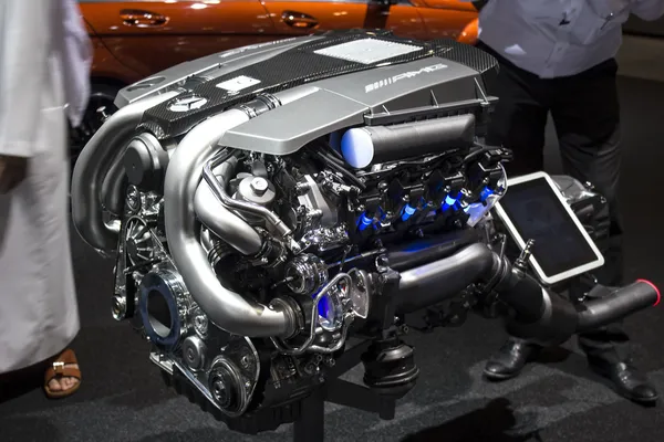 Mercedes benz amg araba motoru