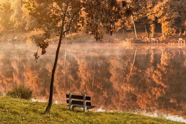 Осінні озера — стокове фото