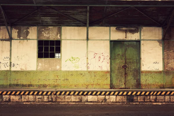 Armazém abandonado — Fotografia de Stock