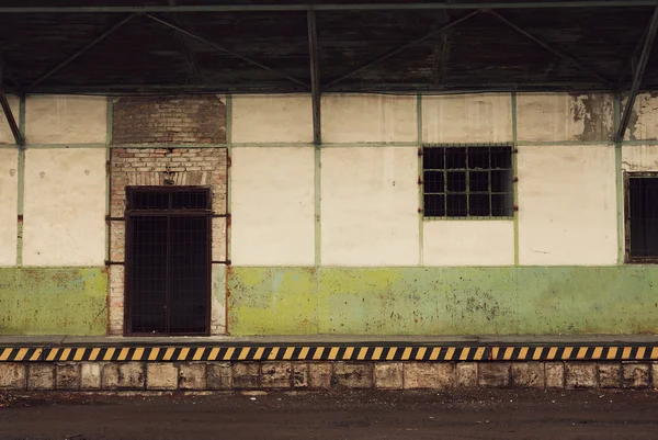 Abandoned warehouse — Stock Photo, Image