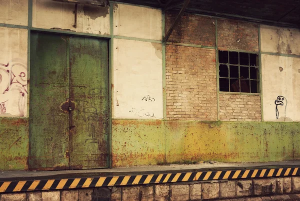 Armazém abandonado — Fotografia de Stock