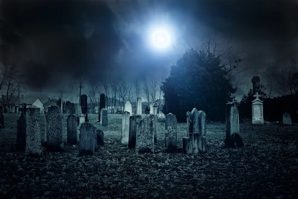 Noche en el cementerio — Foto de Stock