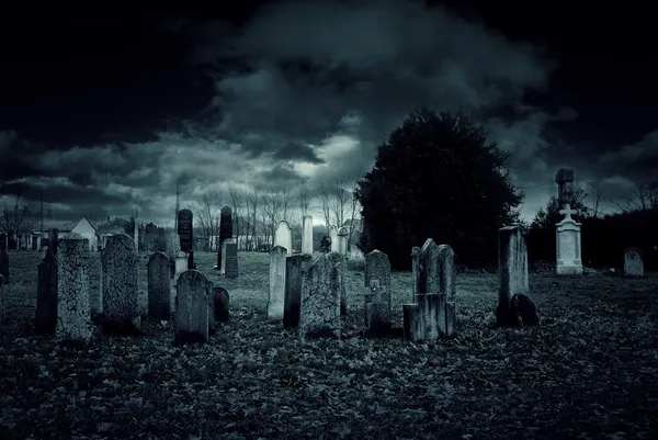 Noche en el cementerio — Foto de Stock