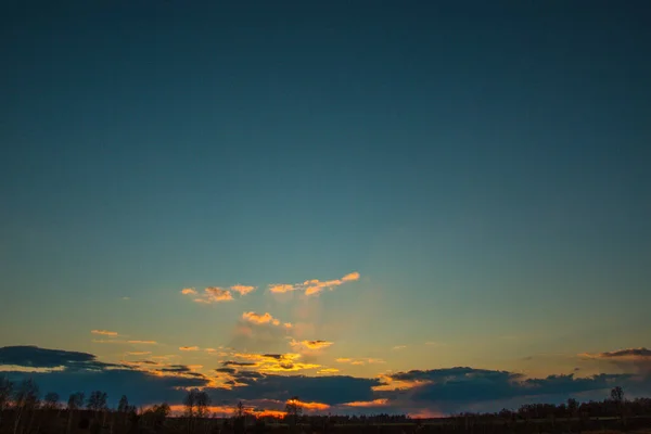 Schöner Sonnenuntergang Und Dramatische Wolken Himmel Schöner Natürlicher Hintergrund — Stockfoto